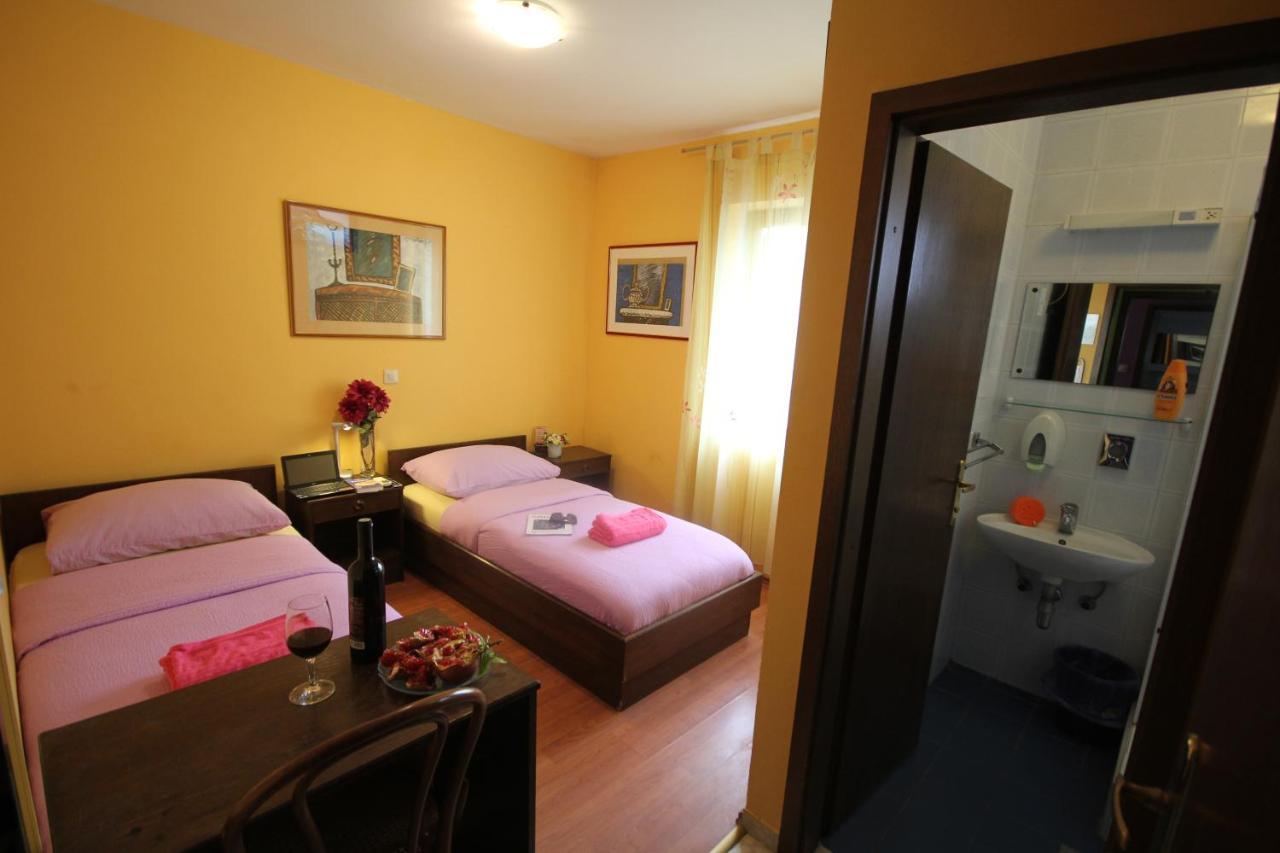 Guest House Vila Micika ดูบรอฟนิก ภายนอก รูปภาพ